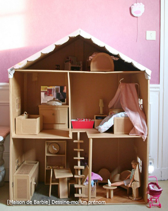 Fabriquer une maison de Barbie en carton